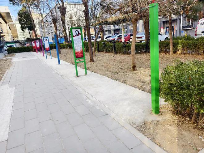 社区便民晾衣杆让居民省心省力→凯发k8网站晾晒有去处顺义这(图3)