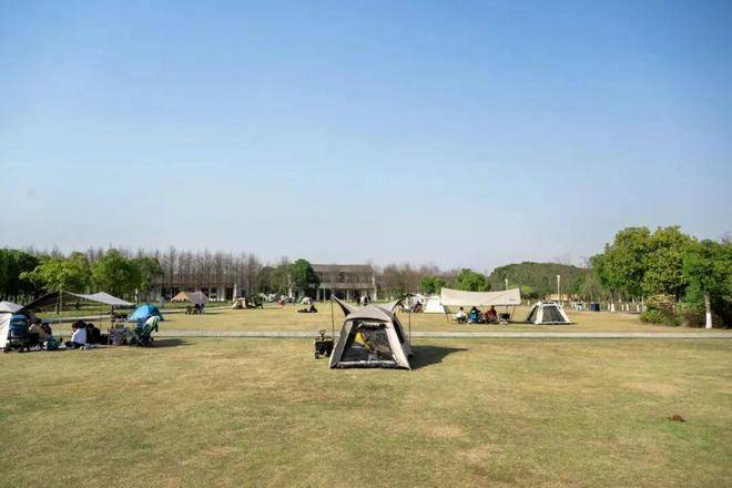 楼盘百科→首页网站→楼盘测评→中心电线小时热线电话象屿天宸雅颂售楼处电话→象屿天宸雅颂售楼中心电线年(图4)